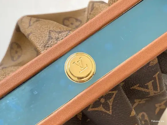Affordable VUITTON BOURSICOT EW LOUIS 0622